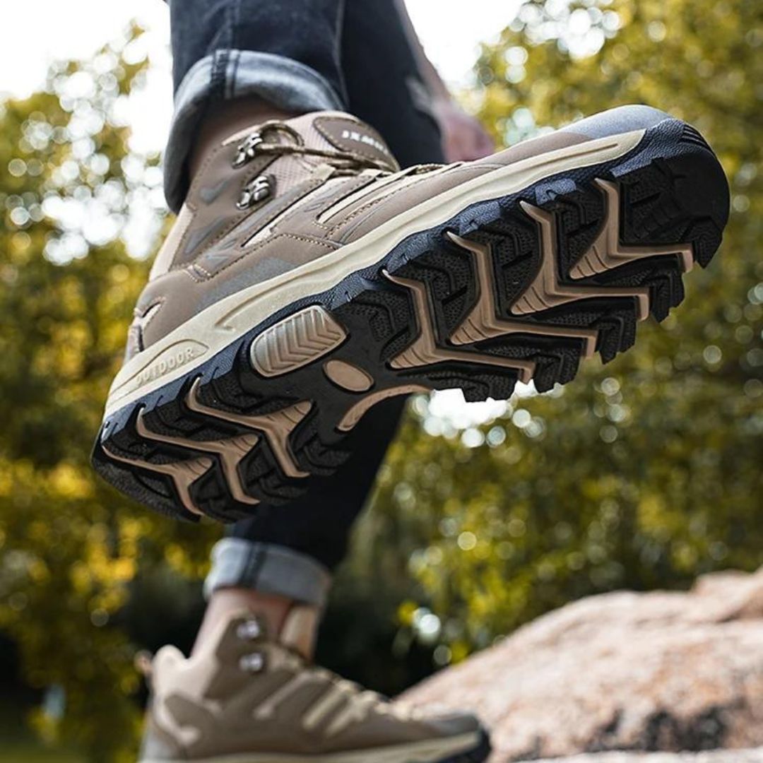 Wasserdichte Wanderschuhe mit verbessertem Halt