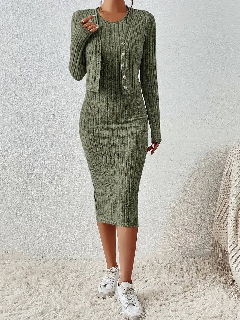 Strickjacke mit einreihigen Knöpfen und ärmelloses Bodycon-Kleid