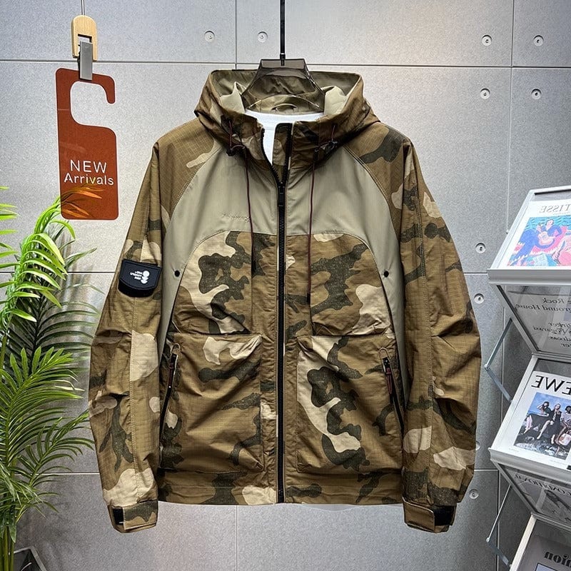 Winddichte Jacke mit Camouflage-Muster